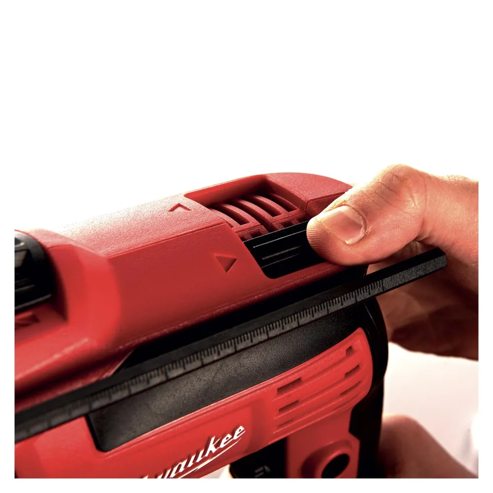 Perceuse à percussion Milwaukee PD705 705W