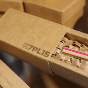 Pince à cravate recyclée à partir de skateboards usagés bois rose