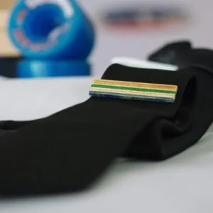 Pince à cravate skateboard recyclé bois