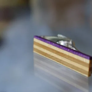 Pince à cravate skateboard recyclé bois violet